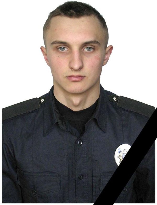 Во Львове в ДТП погибли двое юных полицейских (фото) Во Львове в ДТП погибли двое юных полицейских (фото)