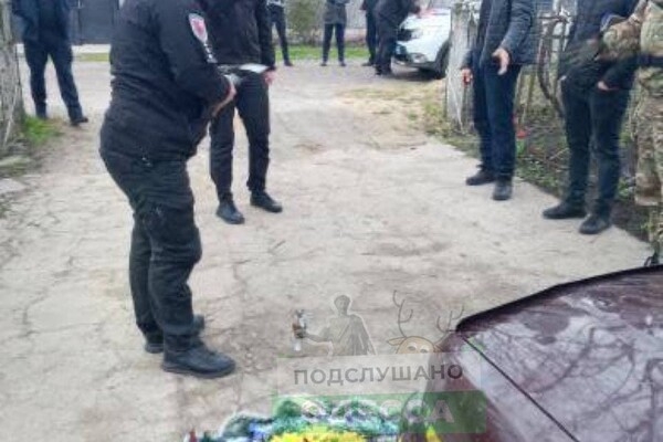 Венок с гранатой: под Одессой преступник случайно подорвал сам себя