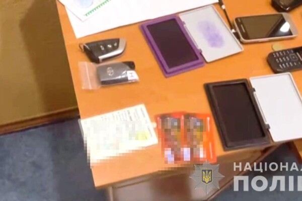 Страшно продавать: в Одессе двое мужчин рассчитались за машину фальшивками 