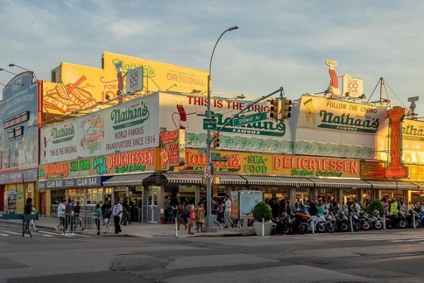 
                                                                        Популярный американский фаст-фуд Nathan's Famous появился в Украине
                                                                                                                                                                                                                    