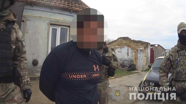 Жителя Одесской области подозревают в сексуальном насилии в отношении 11-летней падчерицы. Видео