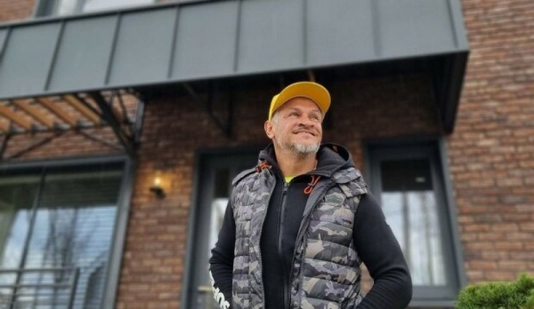 Эктор Хименес-Браво показал свой особняк под Киевом