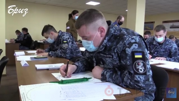 Канадские инструкторы в Николаеве учат украинских моряков маневрировать по стандартам НАТО