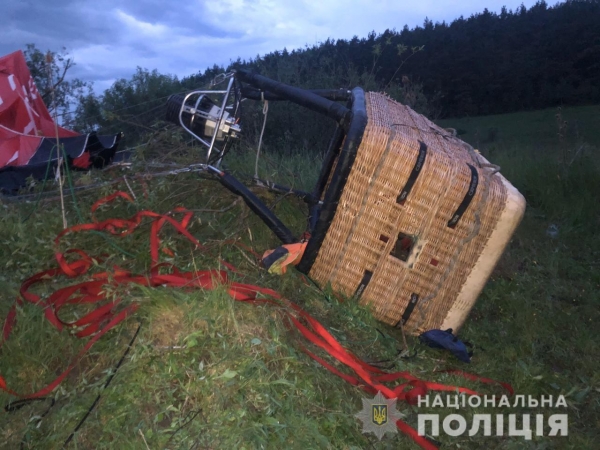 В Хмельницкой области упал воздушный шар с пассажирами, один погиб
