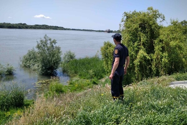 Хотел искупаться в Дунае: под воду ушел 16-летний подросток