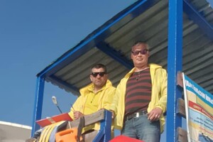 Купальный сезон открыт: на одесских пляжах начали дежурить спасатели