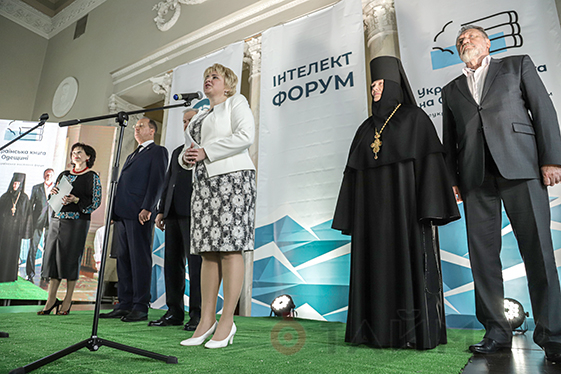 Главная библиотека Одессы проводит выставку украинских книг 