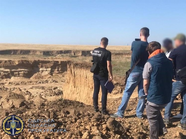 Полиция раскрыла кражу песка на 75 миллионов под Одессой 