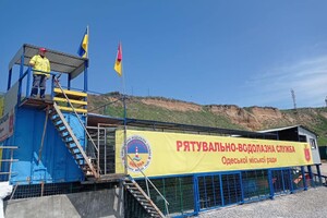 Купальный сезон открыт: на одесских пляжах начали дежурить спасатели