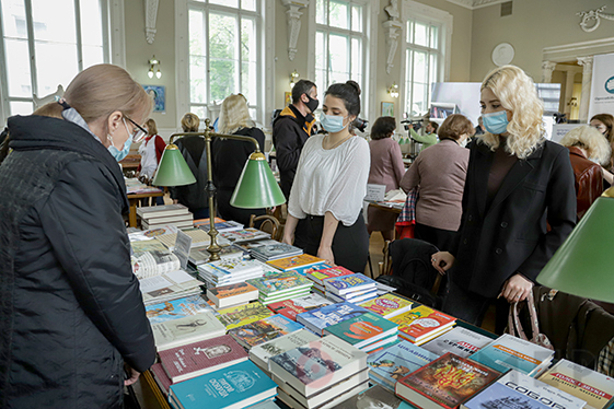 Главная библиотека Одессы проводит выставку украинских книг 