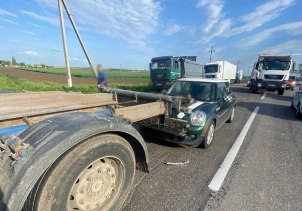 В ДТП под Одессой пострадали 4 человека: видео момента аварии