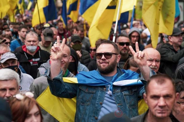 В центре Одессы проходит марш националистов