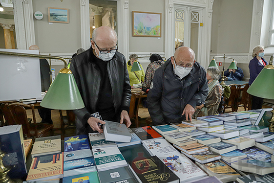 Главная библиотека Одессы проводит выставку украинских книг 