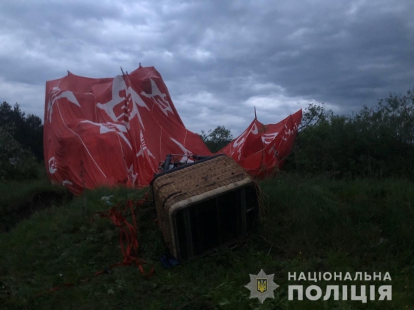 В Хмельницкой области упал воздушный шар с пассажирами, один погиб