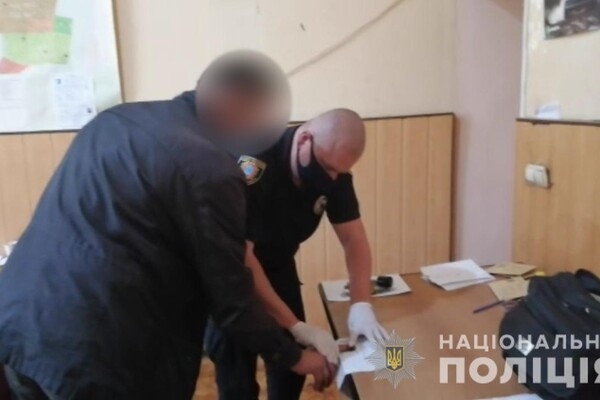 Больше суток в квартире с трупом: в Одессе квартирант зарезал хозяина жилья