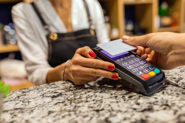 
                                                                        Ритейлеры раскритиковали меморандум НБУ с Visa и Mastercard
                                                                                                                                                                                                                    
