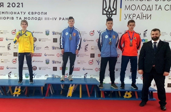 Одесские каратисты привезли все виды медалей из Киева 