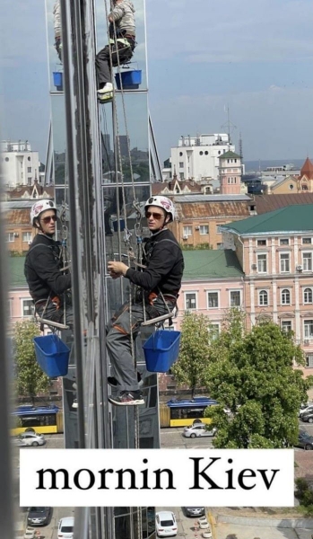 «Французька Тіна»: до Києва приїхала Тіна Кунакі, молода дружина колишнього чоловіка Моніки Беллуччі