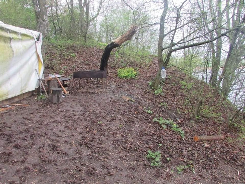 Запропонував відійти «поговорити», а потім накинувся і повалив на землю: під Києвом чоловік зґвалтував 15-річну дівчину