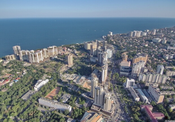Не подумали: из-за перекрытия дорог в Одессе заблокировали жилой район