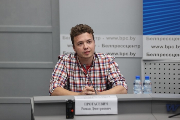 Допрос белорусского оппозиционера луганскими следователями подтвердил его причастность к «Азову»
