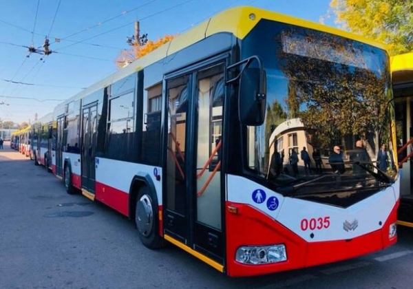 Можешь прокатиться: в Одессе запустили летний троллейбус в Аркадию 