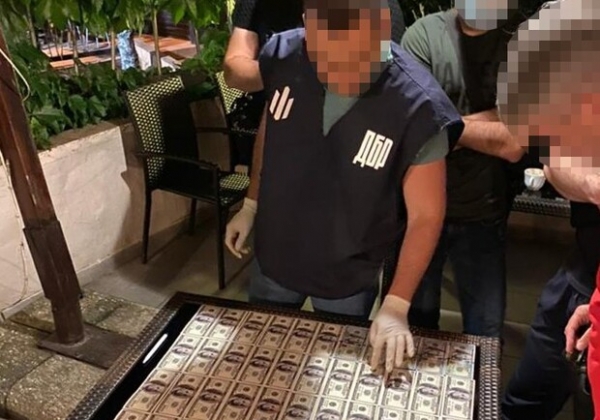 10 000 долларов за должность: в Одессе на взятке поймали чиновника ВМС