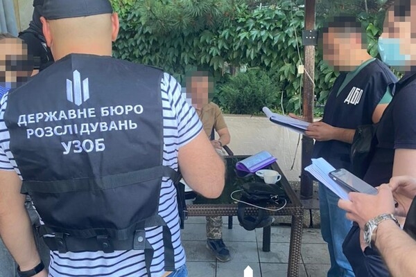 10 000 долларов за должность: в Одессе на взятке поймали чиновника ВМС