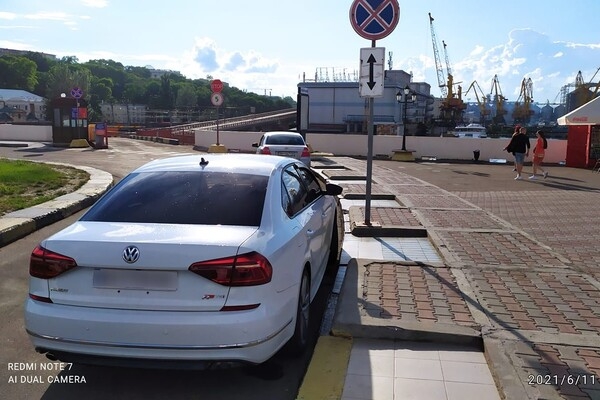 Найдут чем удивить: свежая фотоподборка наглых водителей в Одессе