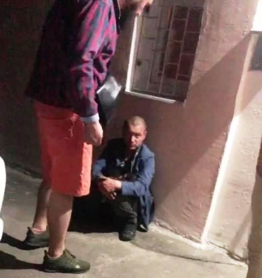 В Киеве мужчина выбросил из окна собаку 