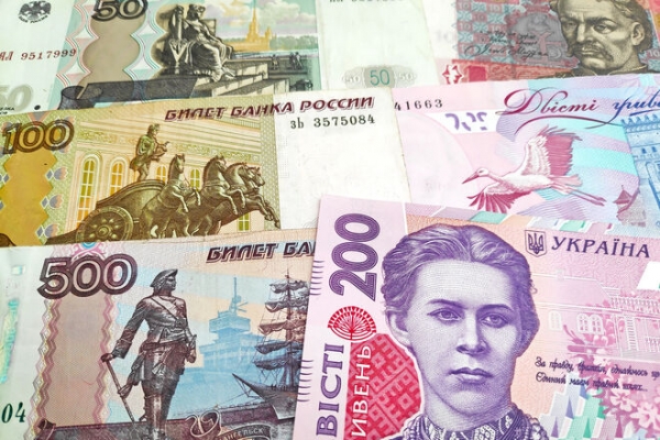 
                                                                        Рубль и гривна находятся в одной группе риска: есть ли смысл вкладываться в российскую валюту
                                                                                                                                                                                                                    