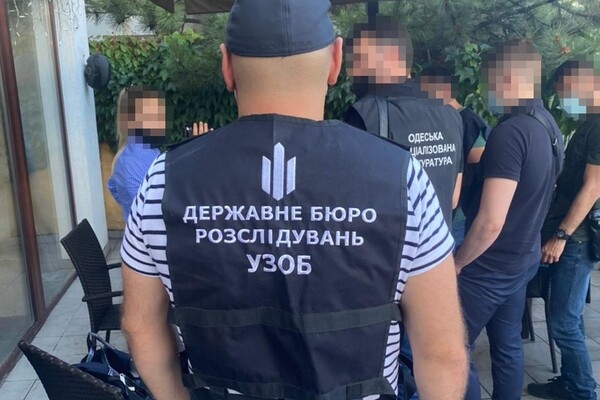 10 000 долларов за должность: в Одессе на взятке поймали чиновника ВМС