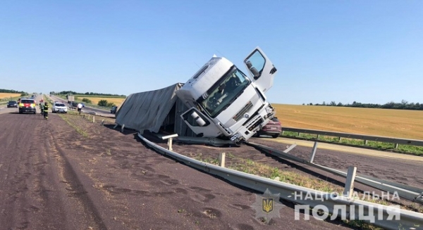 Трасса Одесса — Киев частично перекрыта из-за рассыпавшегося рапса