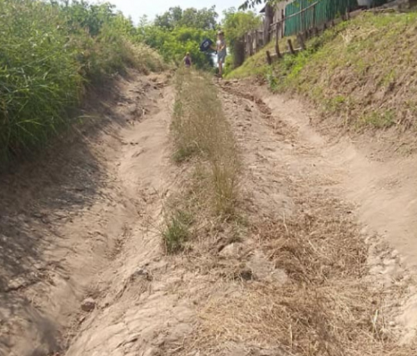 На севере Одесской области ливни размыли старое кладбище