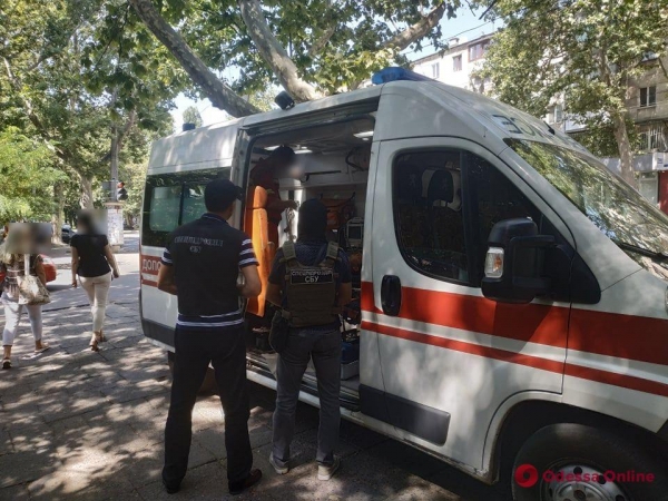 Одесский экологический инспектор вымогал 1500 долларов у магазина и попал под арест