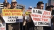 
                                                                        Застройщик столичного ЖК изменил генплан, чтобы поставить возле детсада мойку: жители домов вышли на протест
                                                                                                                                                                                                                    