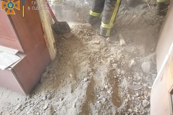 В жилой квартире на Молдаванке рухнул потолок: есть погибшие
