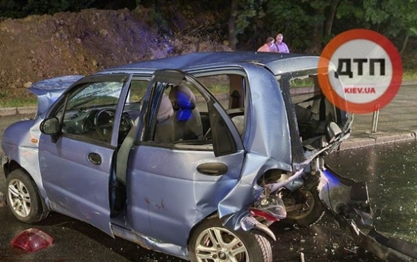 В Киеве Subaru протаранил три авто при оформлении ДТП