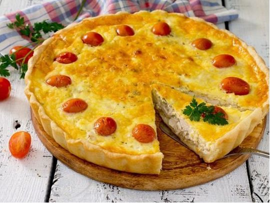 Ідеальна закуска та чудовий сніданок: директор Школи леді Тетяна Мокріді поділилася рецептом французького пирога киш Лорен