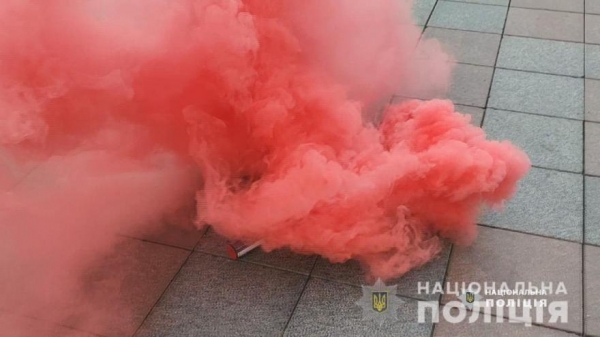 Пострадали три десятка полицейских: марш ЛГБТ в Одессе закончился дракой и арестами