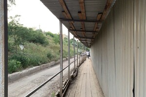 Стройка и немного отдыхающих: как выглядят пляжи в районе Успенского монастыря