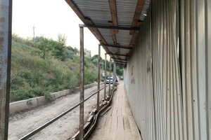 Стройка и немного отдыхающих: как выглядят пляжи в районе Успенского монастыря