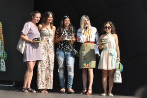 Давка и очереди за тортом: в Одессе зарегистрировали всеукраинский рекорд 