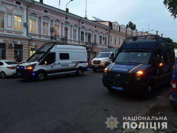 Пострадали три десятка полицейских: марш ЛГБТ в Одессе закончился дракой и арестами