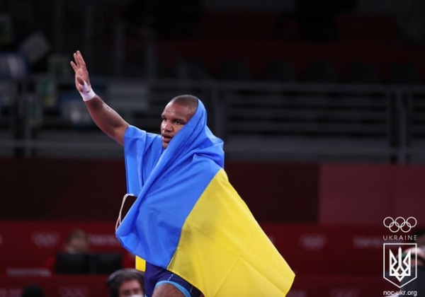 "Вали в Африку": в Киеве оскорбили олимпийского чемпиона Жана Беленюка