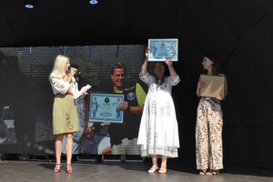 Давка и очереди за тортом: в Одессе зарегистрировали всеукраинский рекорд 