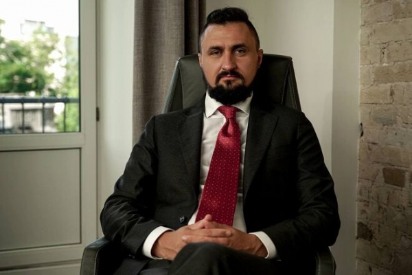 
                                                                        Кабмин назначил главой Укрзализныци бывшего менеджера Ахметова
                                                                                                                                                                                                                    