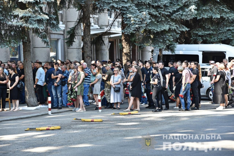 Моторошна «поліцейська» ДТП: стан правоохоронця, який вижив, залишається дуже важким