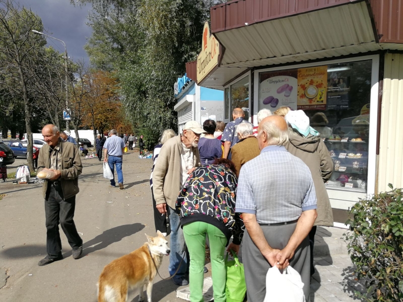 Скільки українців живе за межею бідності та чому реально долар коштує приблизно 8 гривень: розповідає експертка