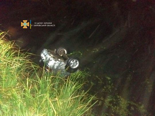 Смертельна ДТП на Харківщині: авто злетіло з кручі в Сіверський Донець